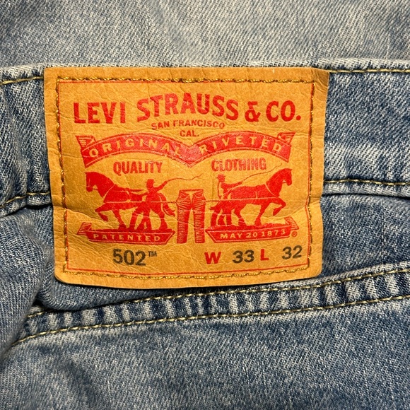 Levi’s 502 Light Wash Jeans - Picture 3 of 3